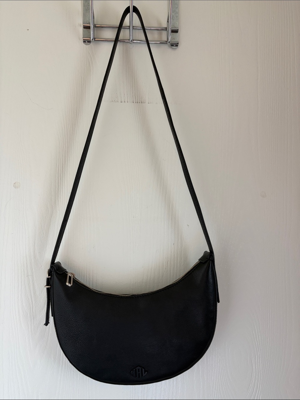 New Amstredam Leatherworks Silas Crossbody - Picture 2 of 9